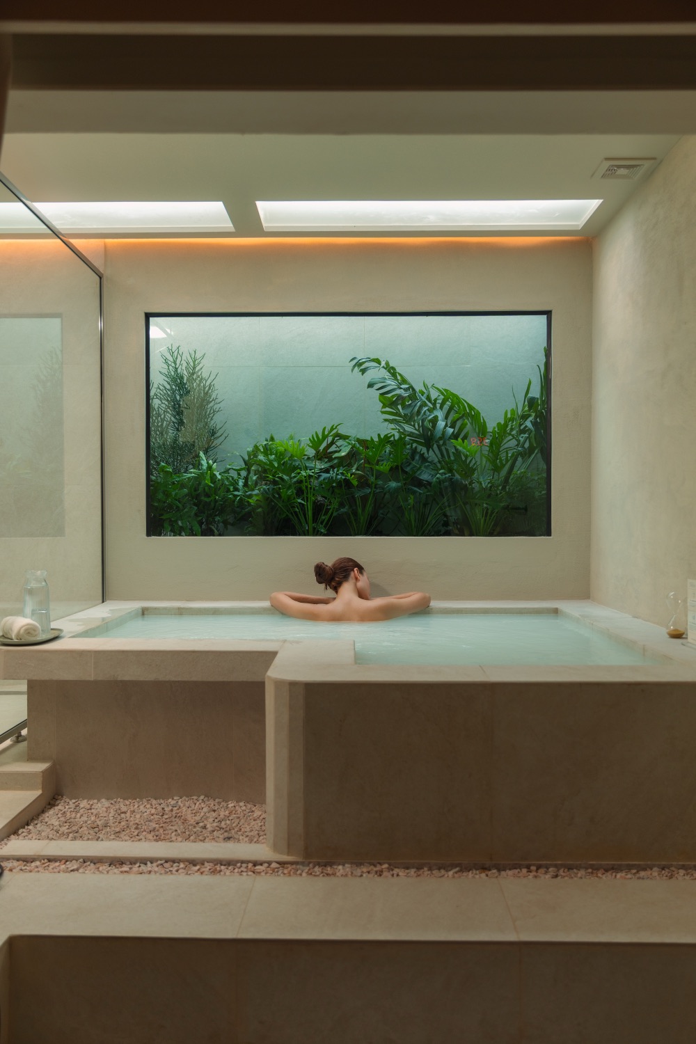 Onsen room with garden view