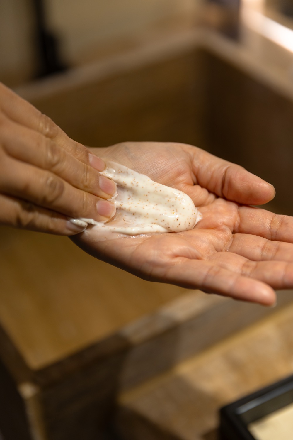 Dewdrop body scrub